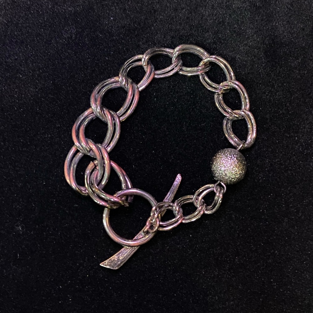 Chunky Curve Link Toggle Bracelet
